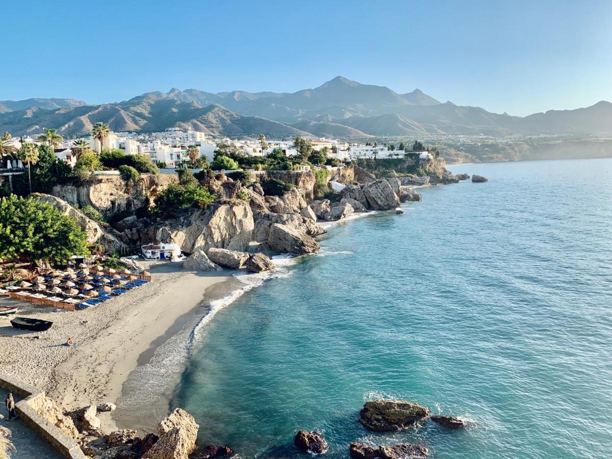M&G Acqua Private Pool Apartman Nerja Kültér fotó